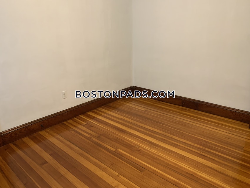 BOSTON - BRIGHTON - OAK SQUARE - 4 Beds, 2 Baths - Image 9