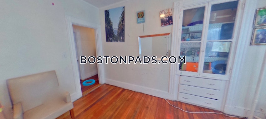 BOSTON - ALLSTON - 4 Beds, 1 Bath - Image 2