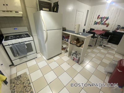 Mission Hill 3 Beds 1 Bath Boston - $4,100