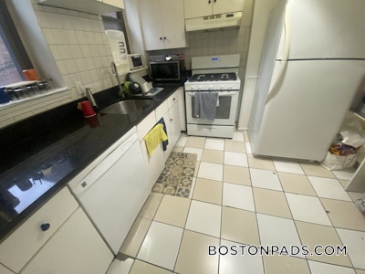 Mission Hill 3 Beds 1 Bath Boston - $4,100