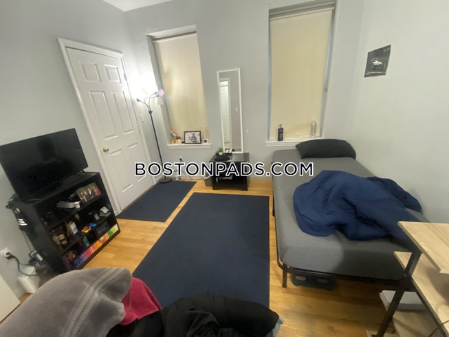 Boston - $4,500+ /mo