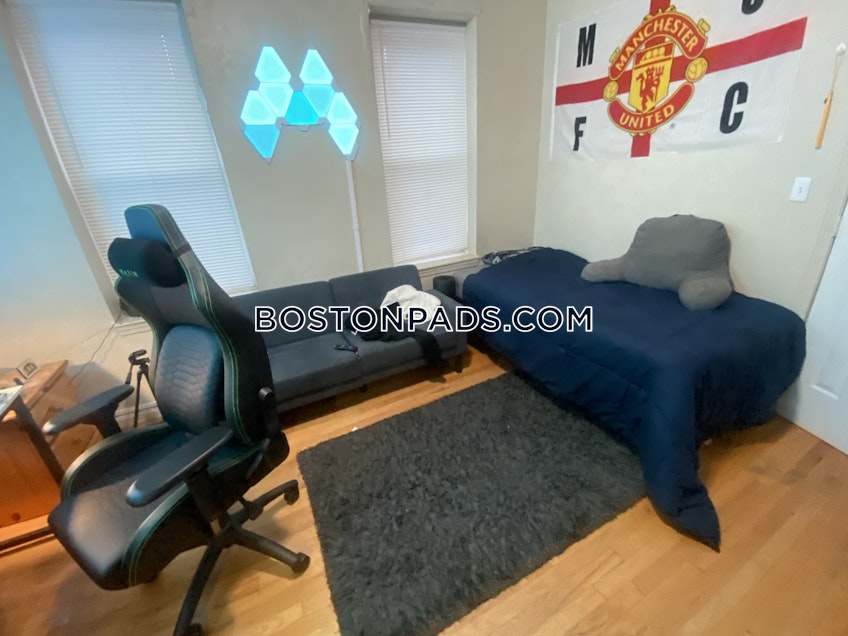 Boston - $5,800+ /month