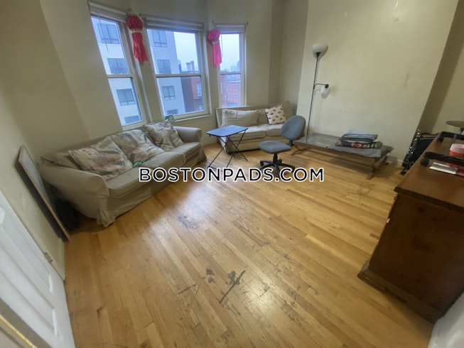 Boston - $4,500+ /mo