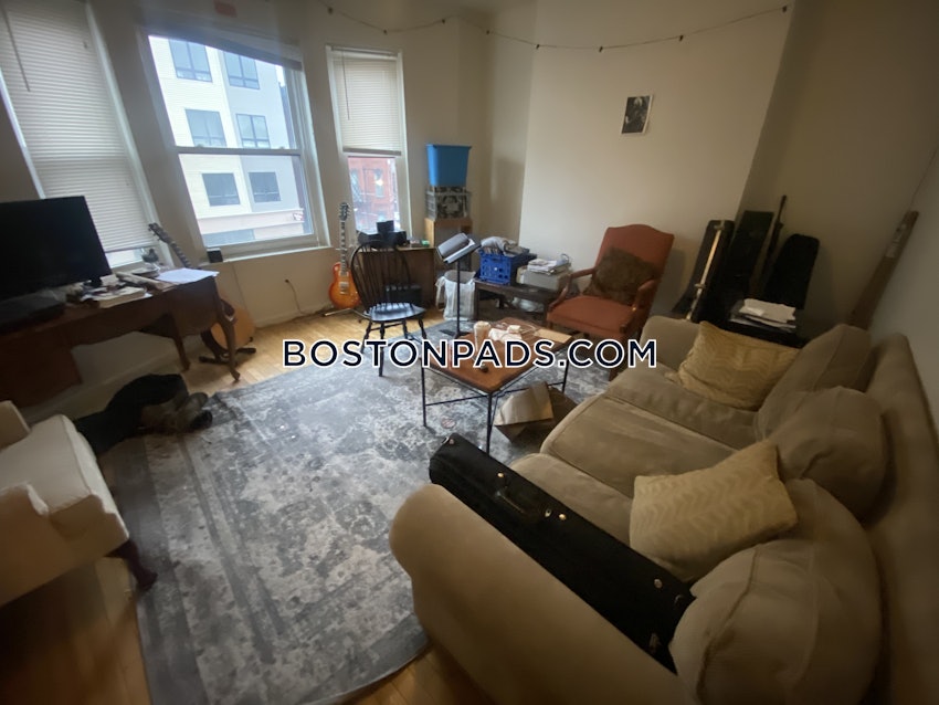 BOSTON - MISSION HILL - 3 Beds, 1 Bath - Image 15