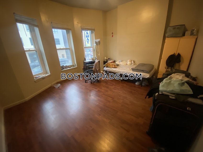 Boston - $4,400+ /month