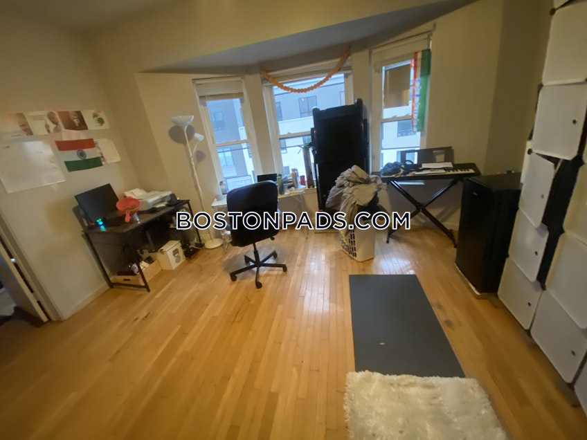 Boston - $4,500+ /month