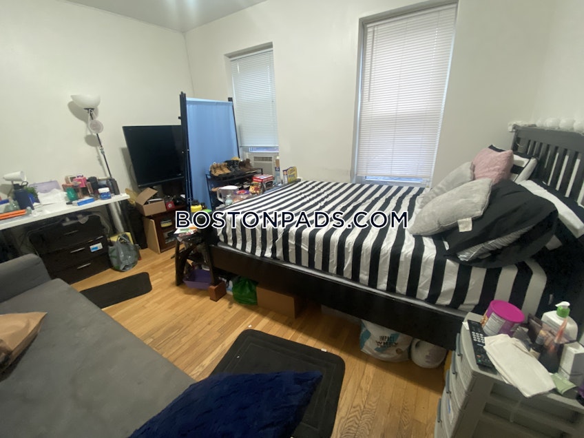 Boston - $4,500+ /month