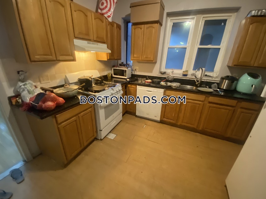 Boston - $4,500+ /month