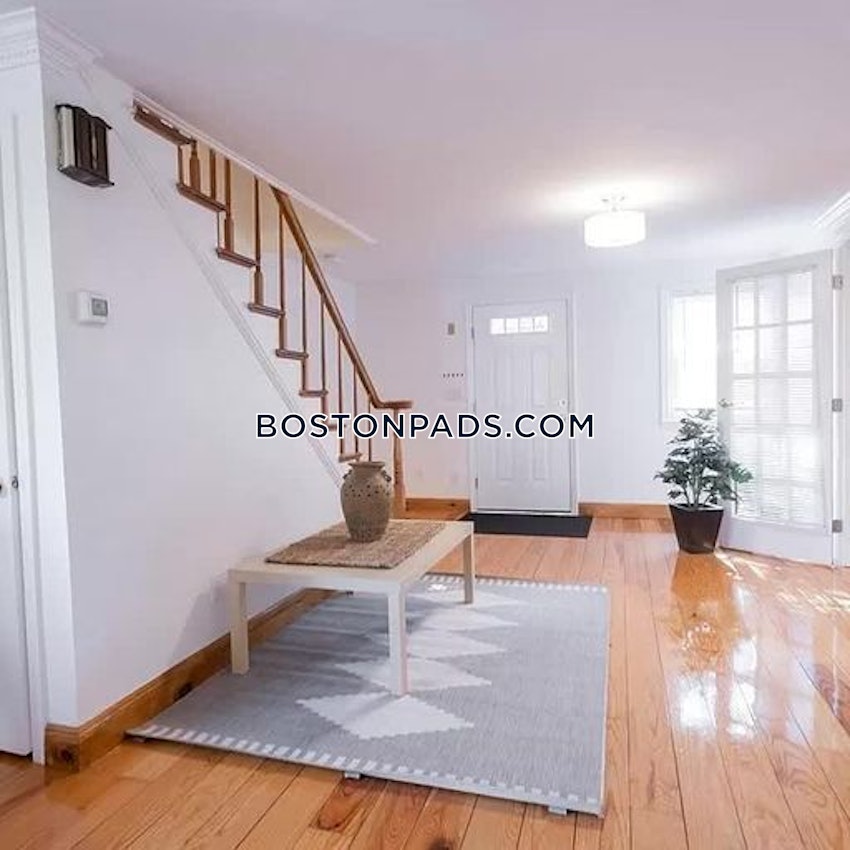 BOSTON - FORT HILL - 4 Beds, 3 Baths - Image 3
