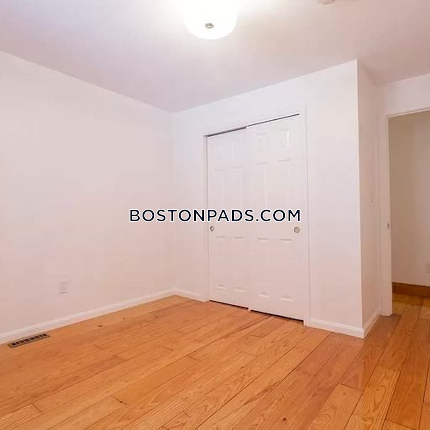 BOSTON - FORT HILL - 4 Beds, 3 Baths - Image 15