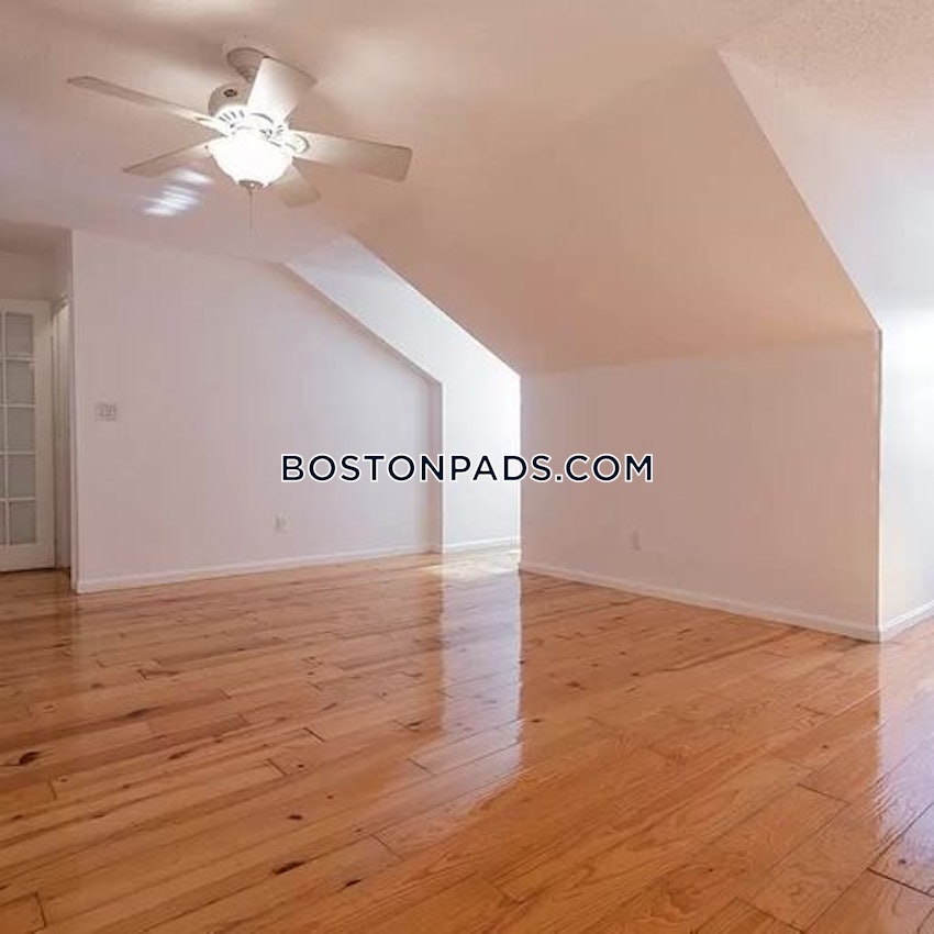 BOSTON - FORT HILL - 4 Beds, 3 Baths - Image 12