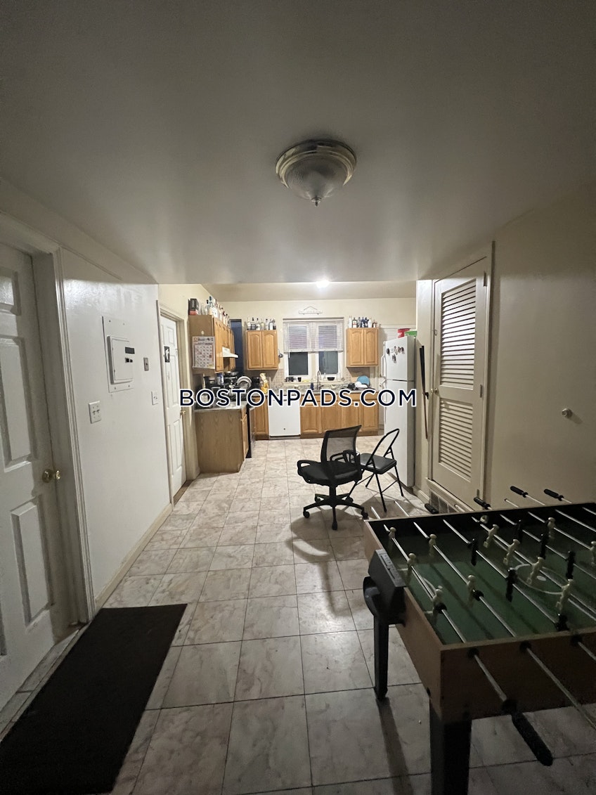 Boston - $5,800+ /month