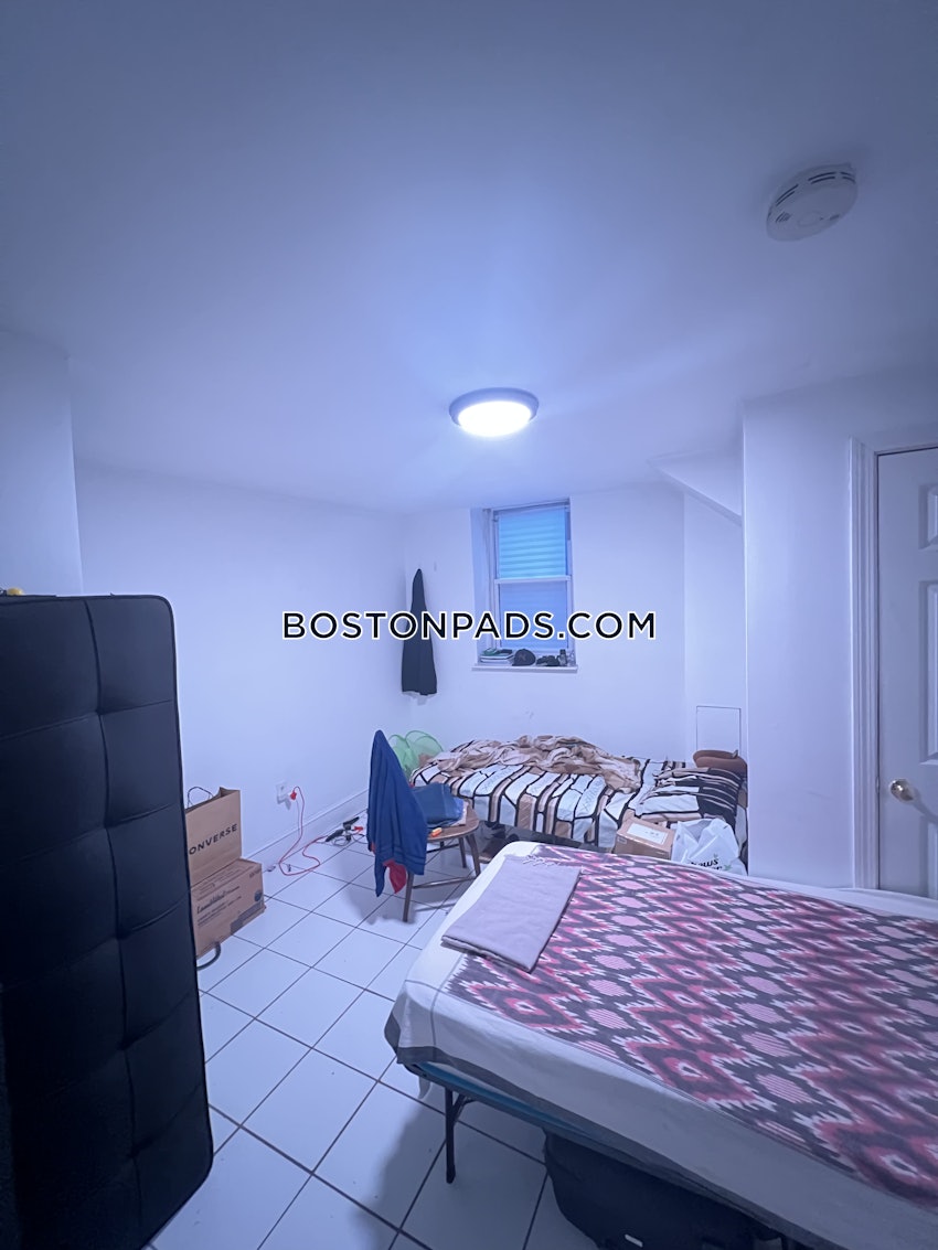 BOSTON - MISSION HILL - 3 Beds, 2 Baths - Image 29
