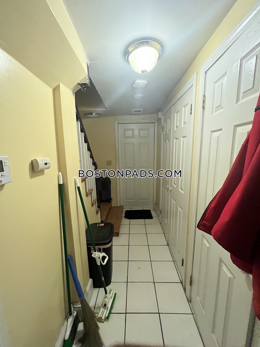 BOSTON - MISSION HILL - 3 Beds, 2 Baths - Image 42