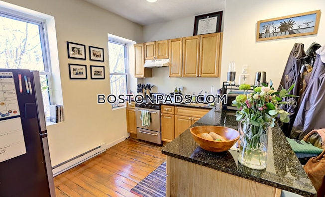 Boston - $3,200+ /mo