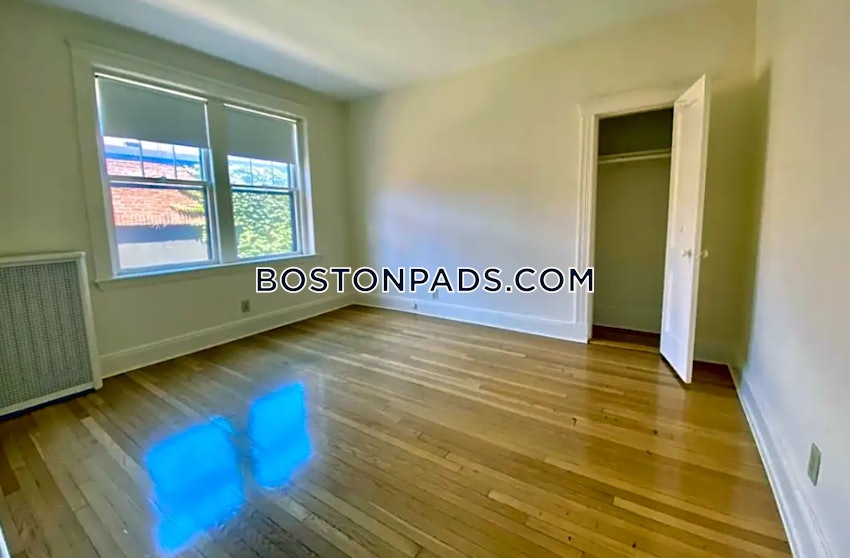 BROOKLINE- COOLIDGE CORNER - 2 Beds, 1 Bath - Image 3