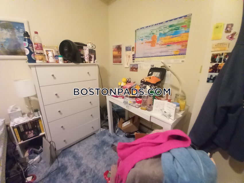 BOSTON - MISSION HILL - 4 Beds, 1 Bath - Image 44
