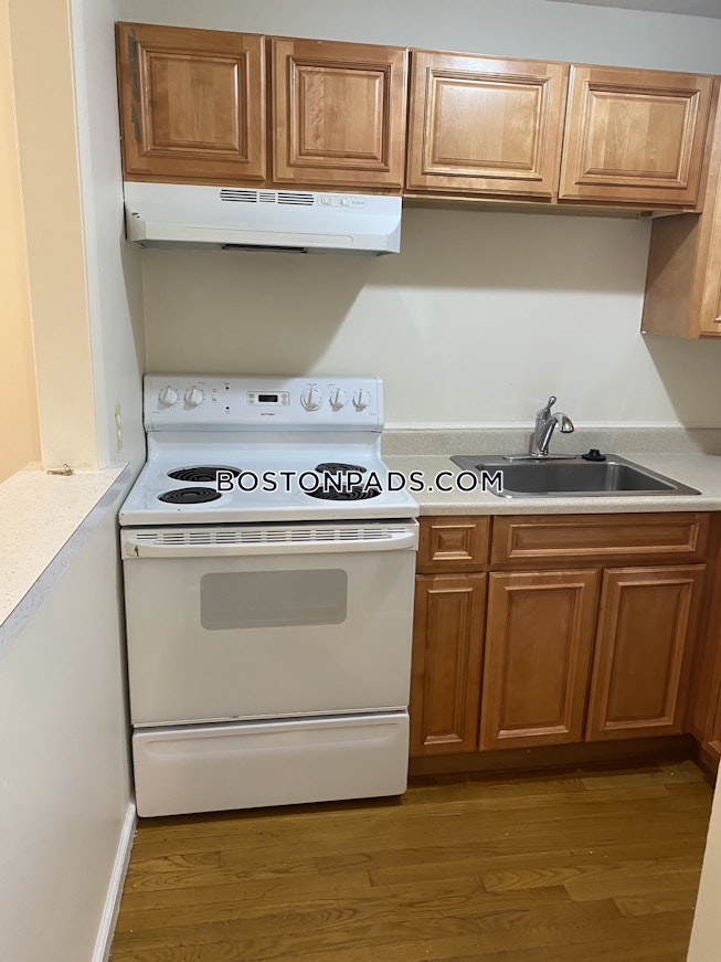 Boston - $2,100+ /mo