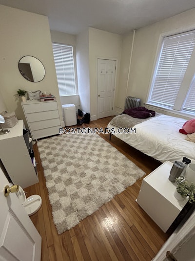 Brookline 3 Bed 1 Bath Brookline  Boston University - $5,050 No Fee