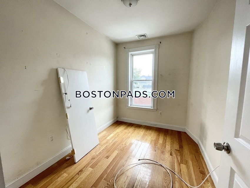 BOSTON - SOUTH BOSTON - WEST SIDE - 5 Beds, 2.5 Baths - Image 5