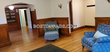 Boston - 5 Beds, 2 Baths