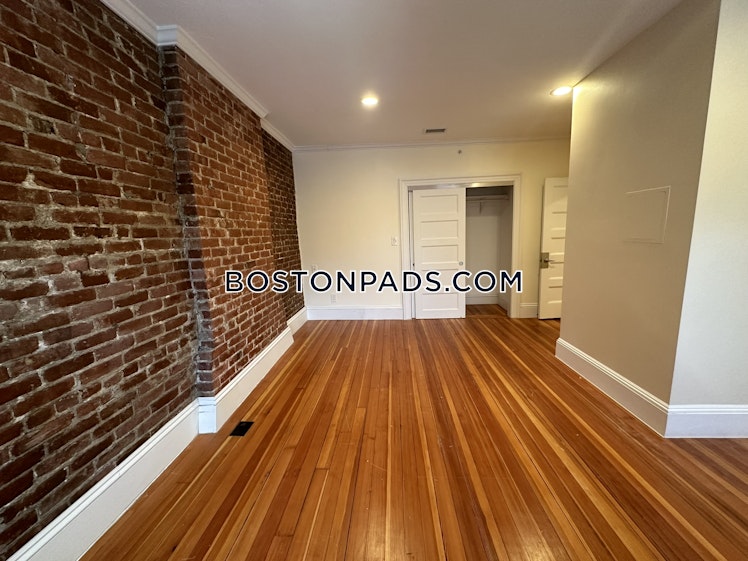 Beacon St, Brookline