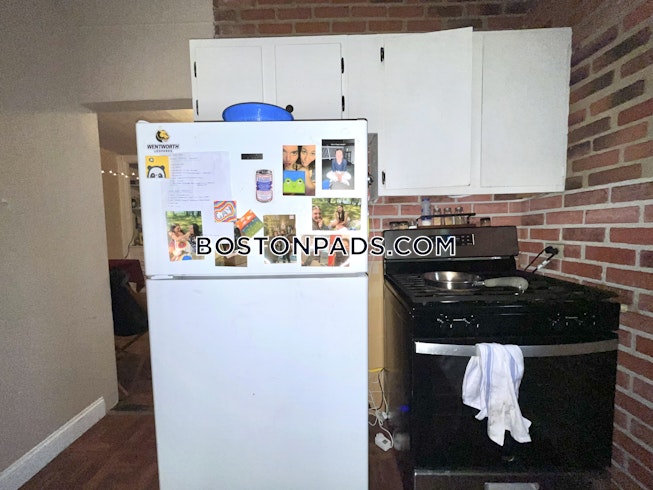 Boston - $5,200+ /mo