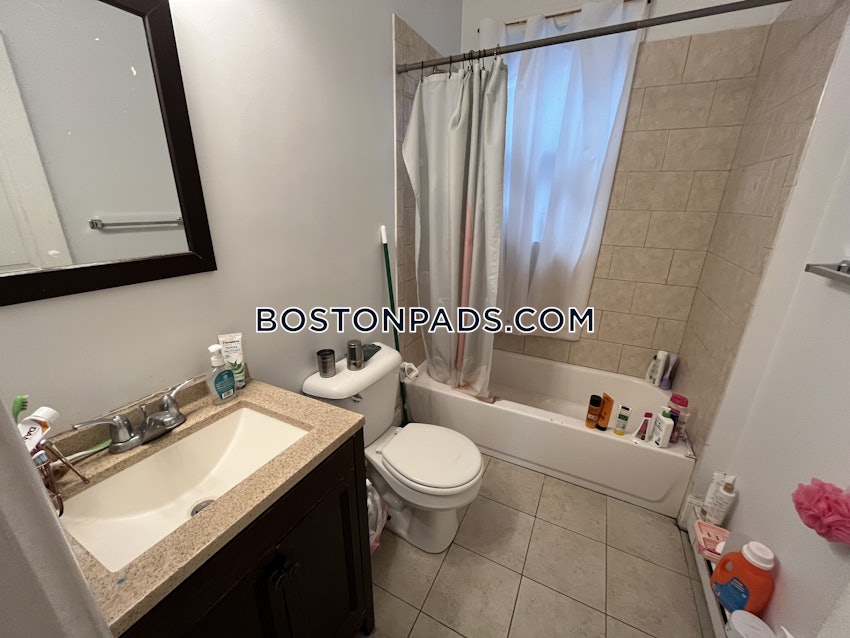 BOSTON - MISSION HILL - 4 Beds, 2 Baths - Image 13