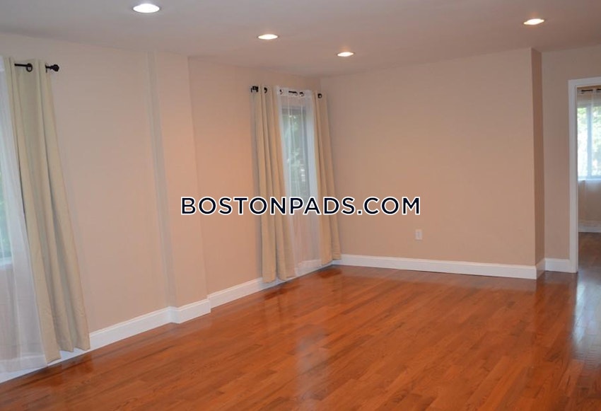 BOSTON - BRIGHTON - BOSTON COLLEGE - 3 Beds, 1.5 Baths - Image 4