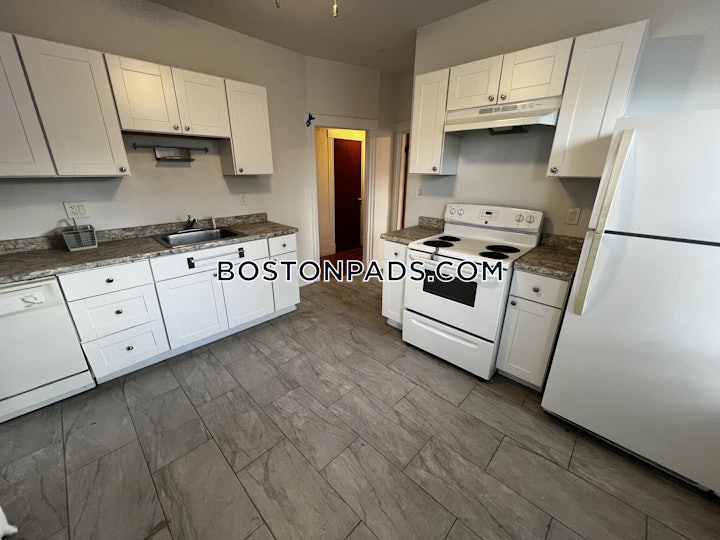 somerville-3-beds-1-bath-tufts-3900-6133411 