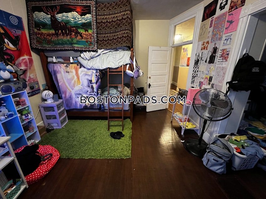 Boston - $5,200+ /month