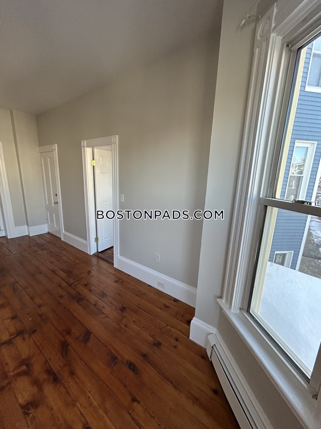 Boston - $2,600+ /mo