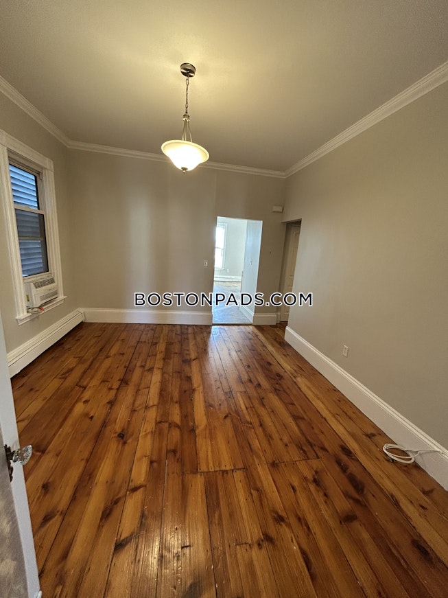 Boston - $2,600+ /mo