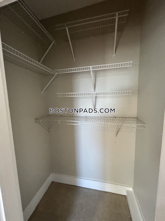 Boston - $2,600+ /mo