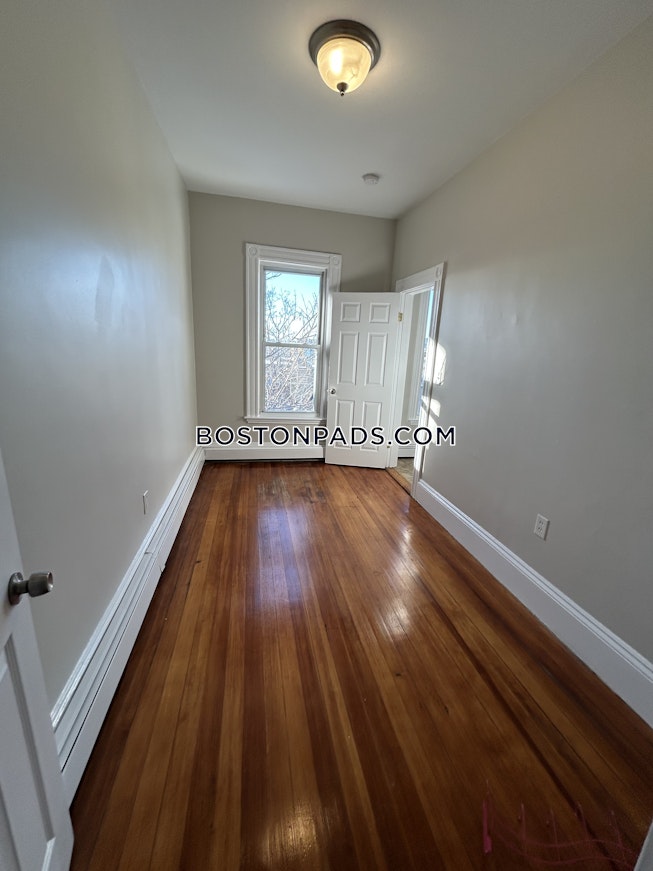 Boston - $2,600+ /mo