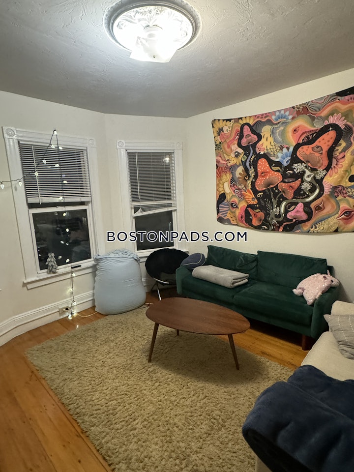 mission-hill-3-beds-1-bath-boston-4950-8033560 