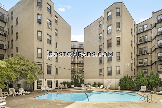 Boston - $4,500+ /mo