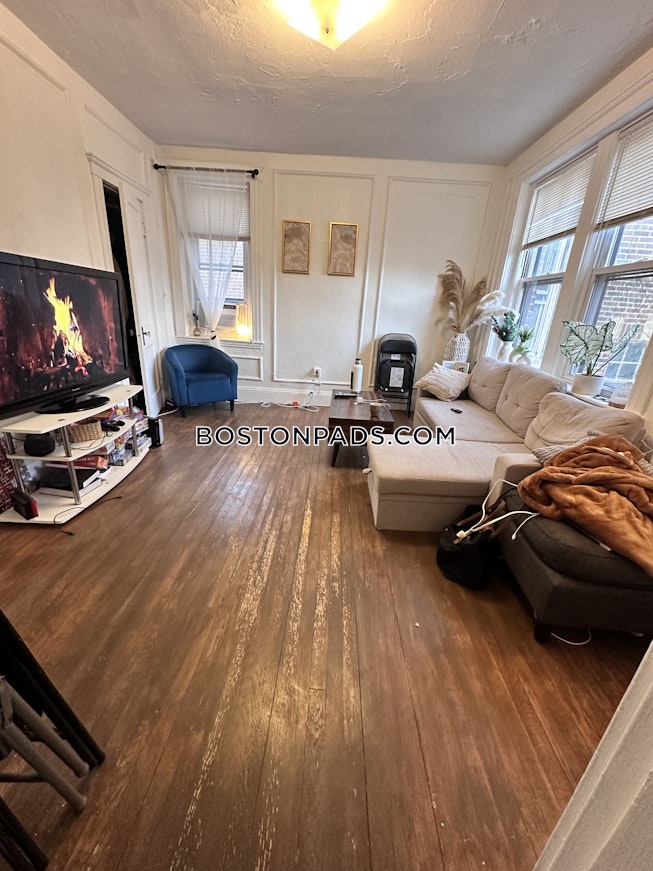 Brookline - $2,700+ /mo