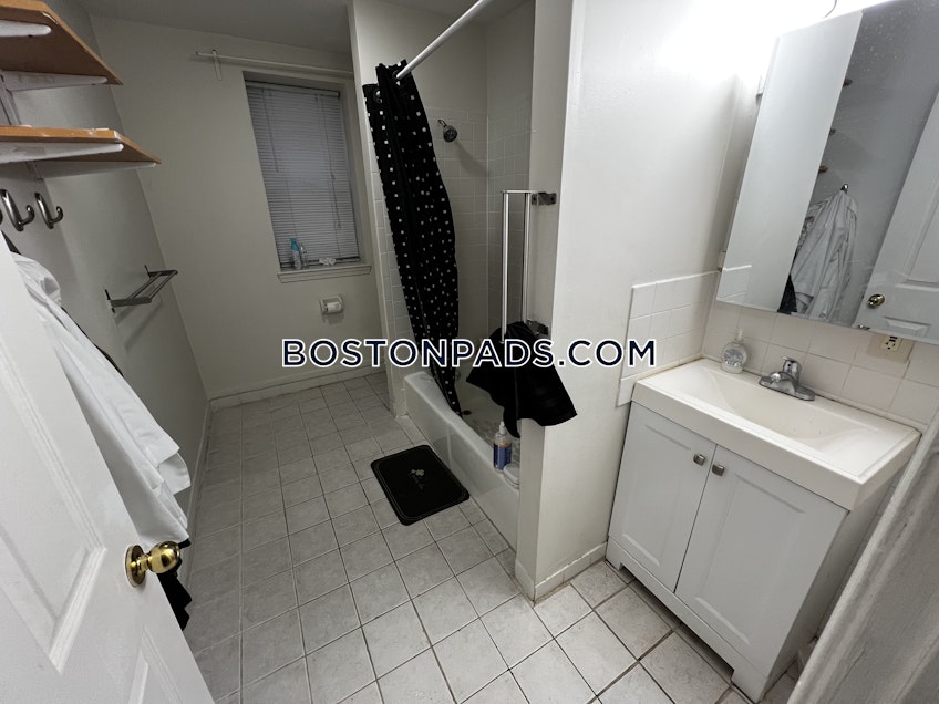 Boston - $4,400+ /month