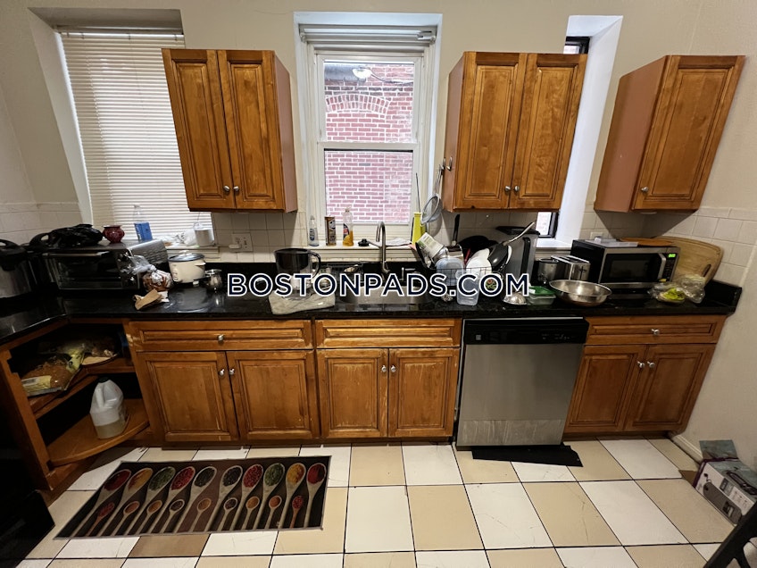 Boston - $4,400+ /month