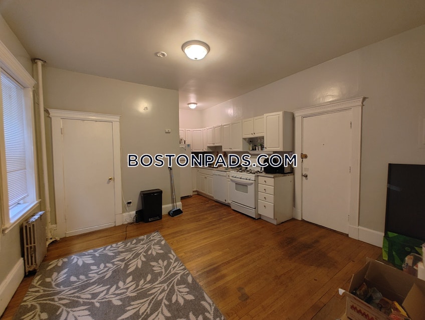 Boston - $4,725+ /month