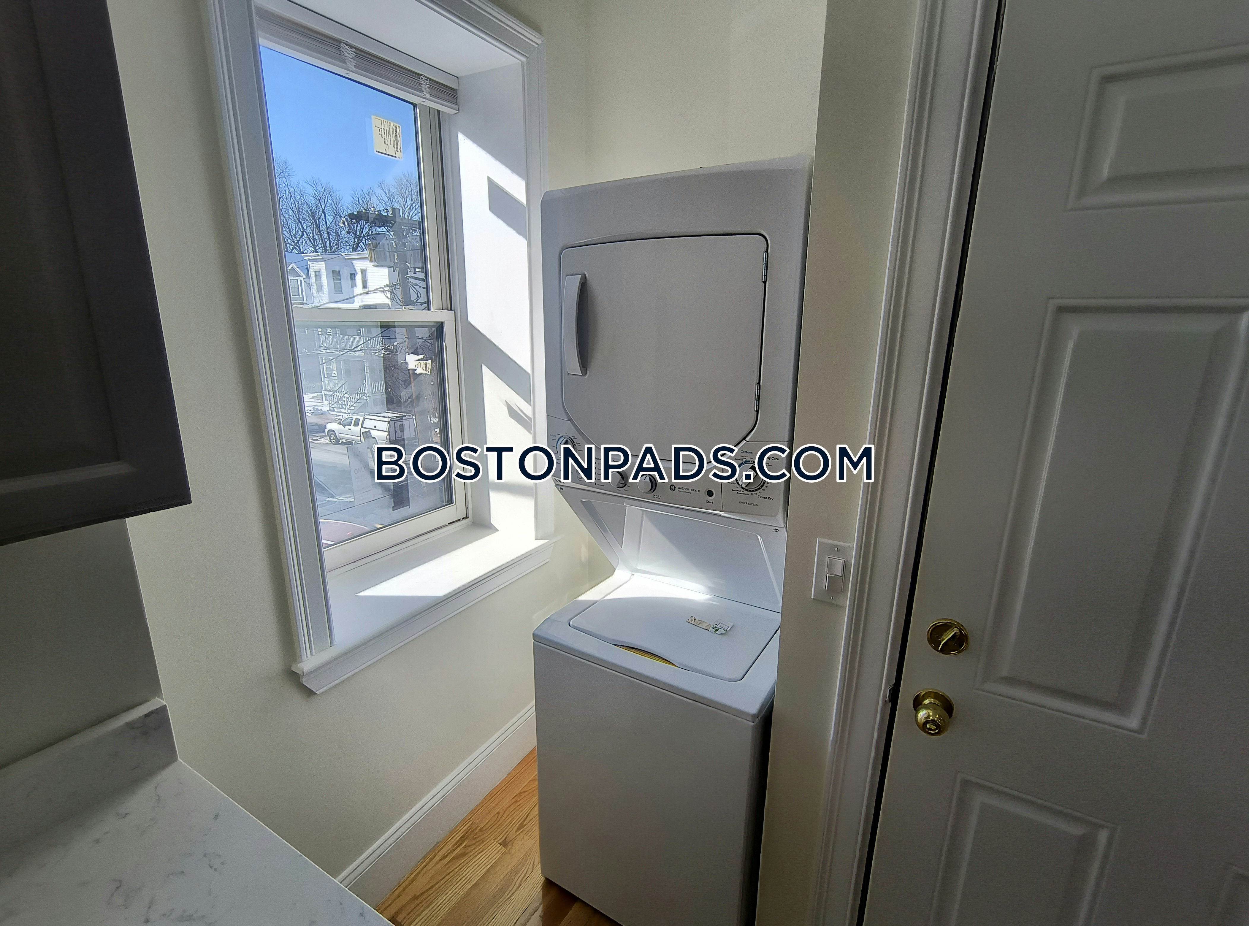 Cambridge - 4 Beds, 2 Baths