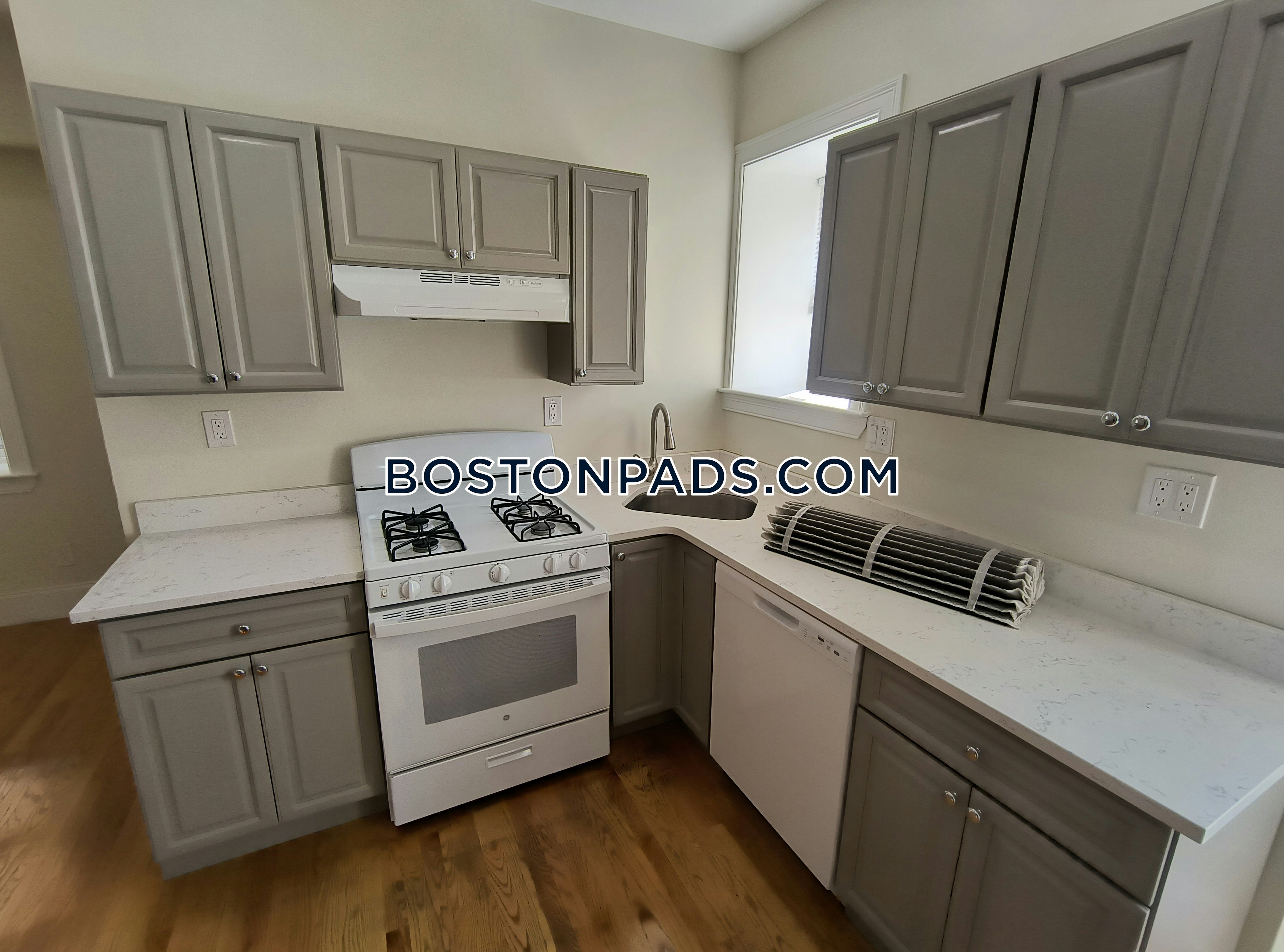 Cambridge - 4 Beds, 2 Baths