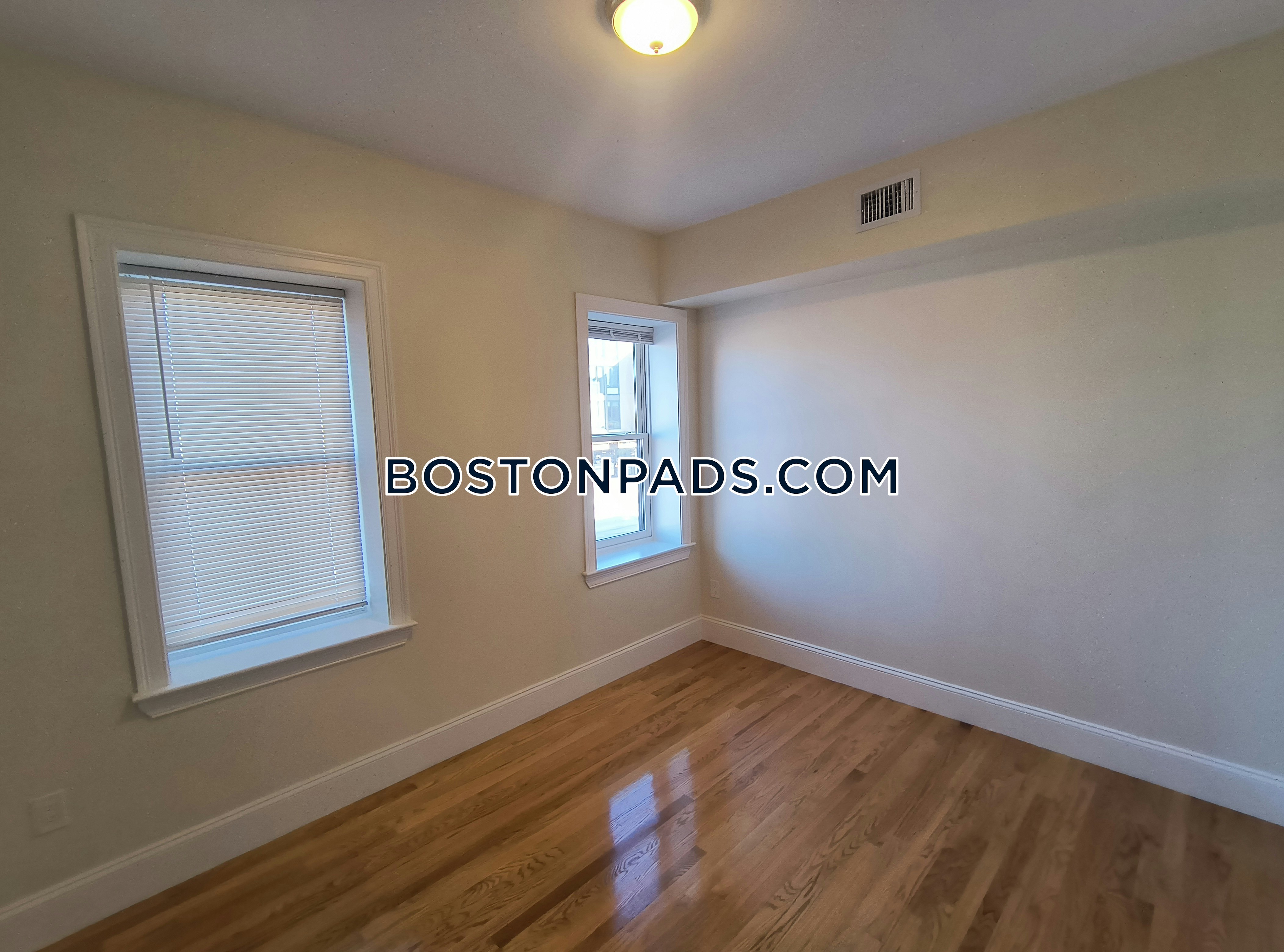 Cambridge - 4 Beds, 2 Baths