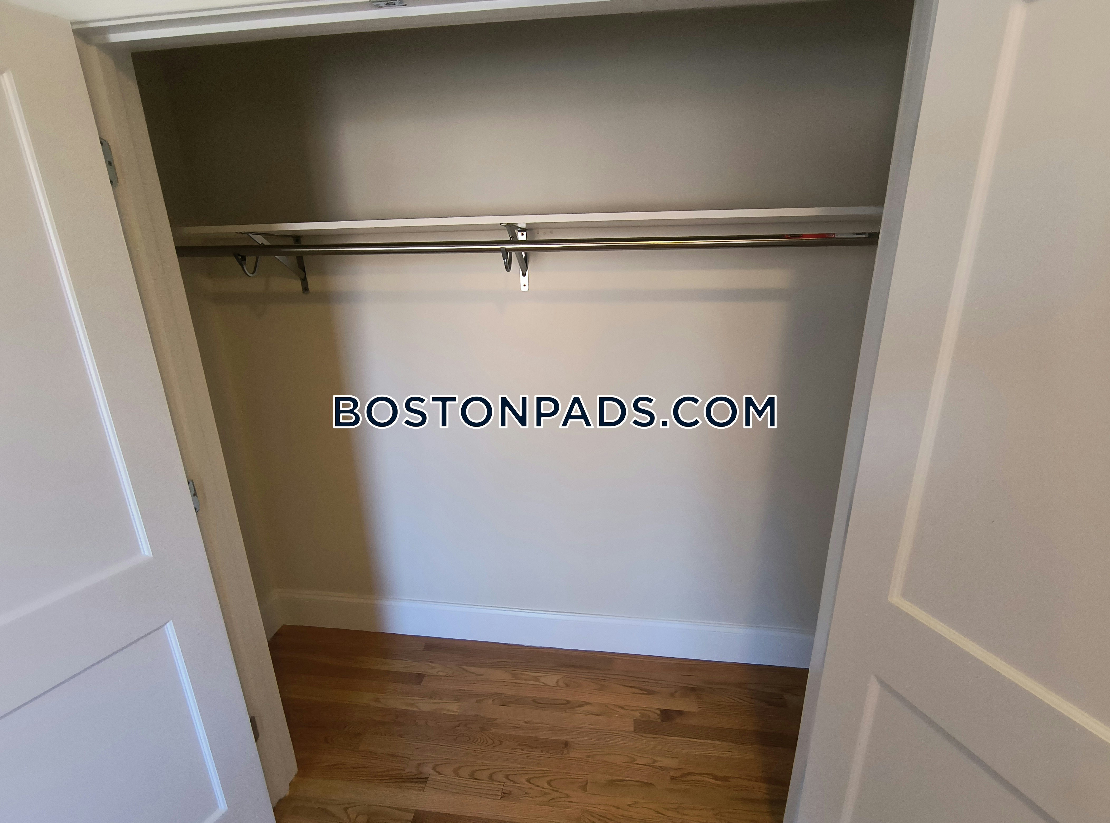 Cambridge - 4 Beds, 2 Baths