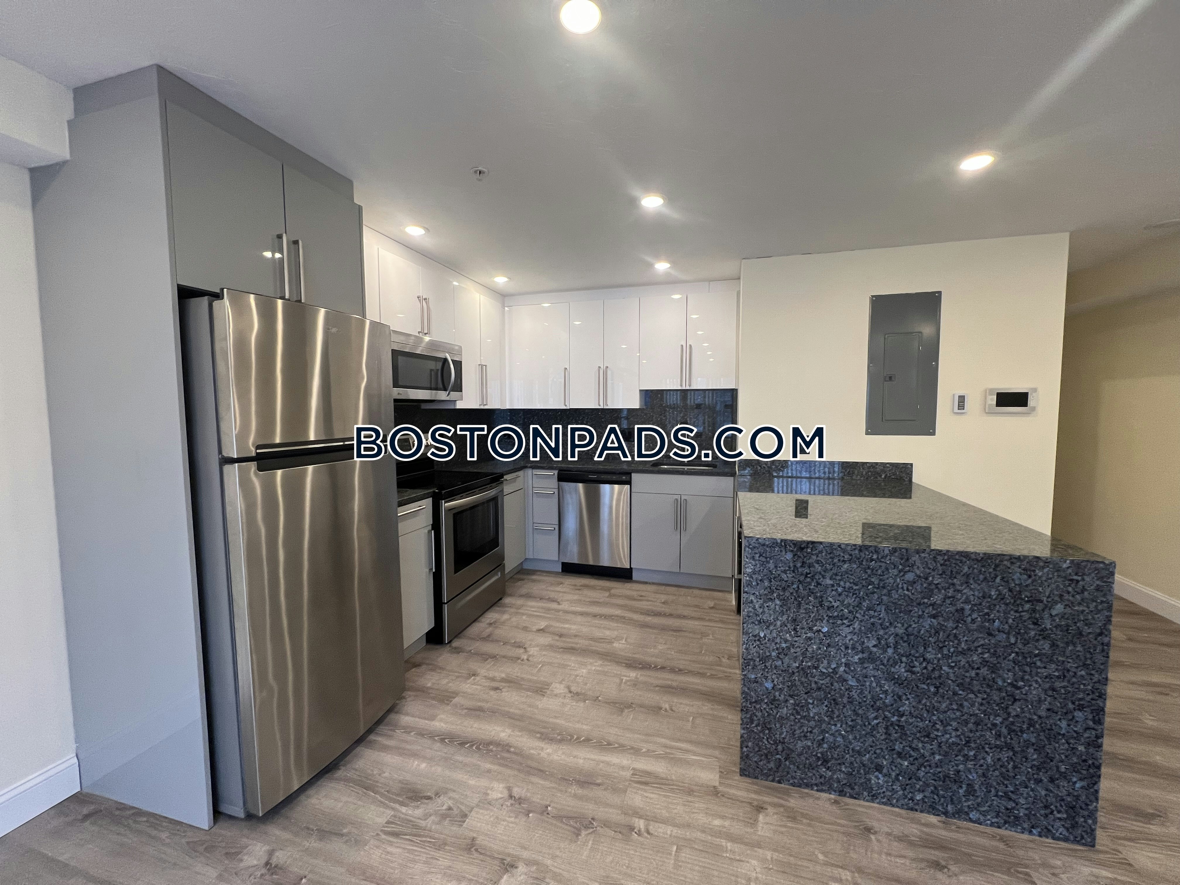 Boston - 0 Beds, 1 Baths