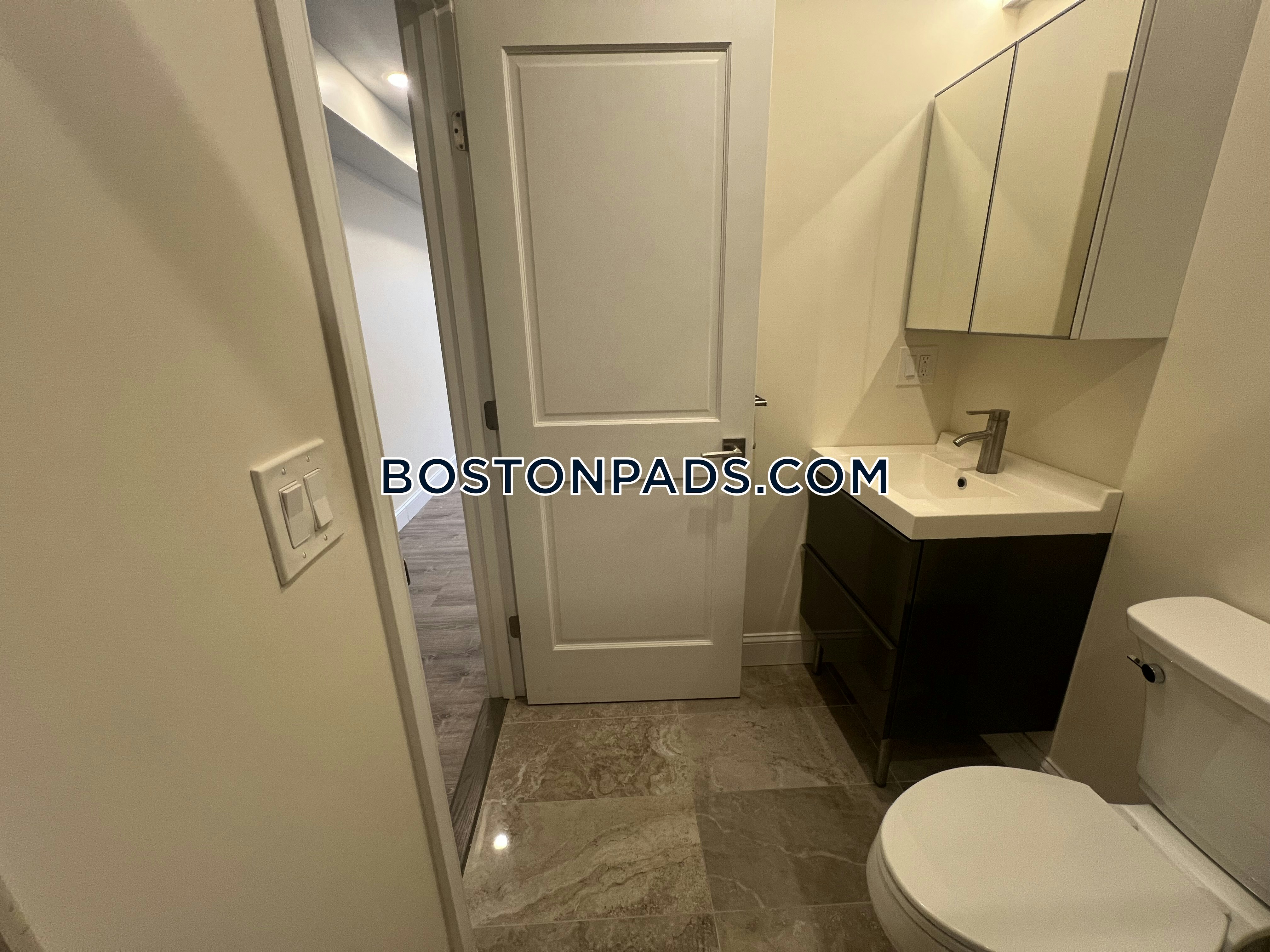 Boston - 0 Beds, 1 Baths