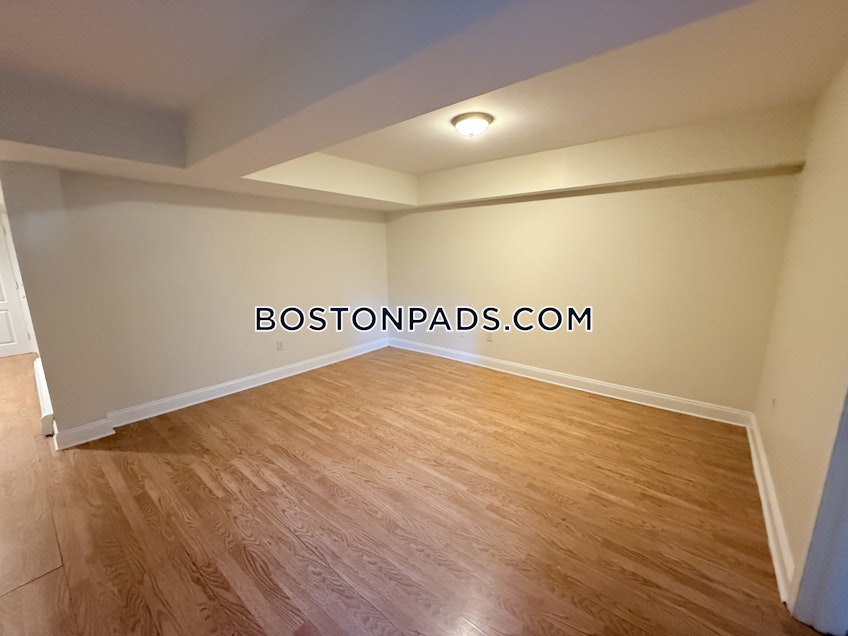 Boston - $3,850+ /month