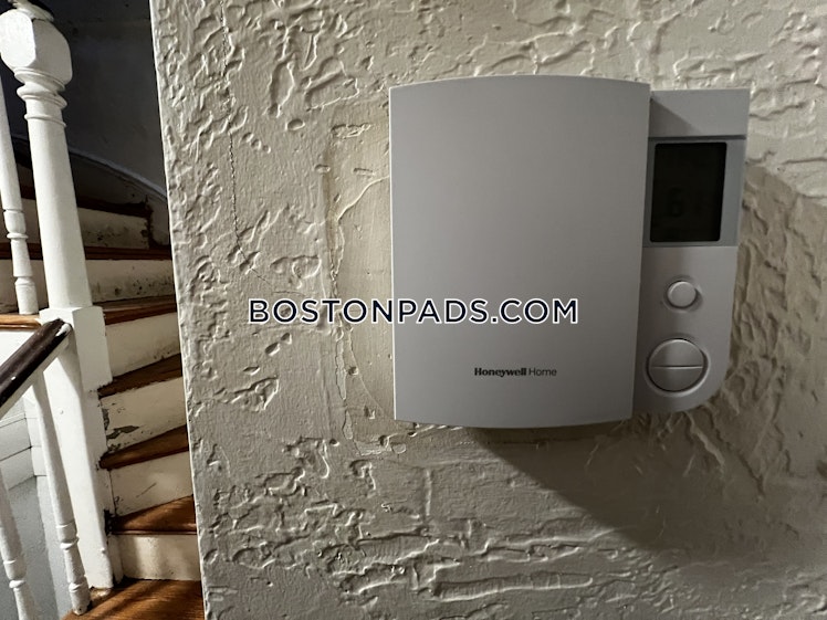 sewall St., Roxbury Crossing