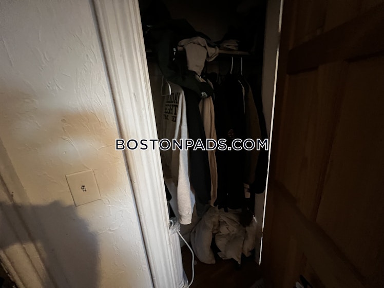 sewall St., Roxbury Crossing